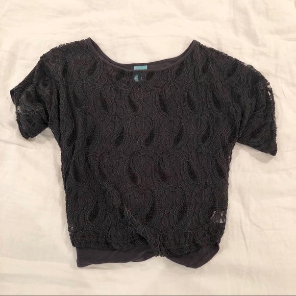 Laced Flow Shirt - Picture 2 of 3